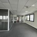 Location de bureau de 2 240 m² à Saint-Priest - 69800 photo - 5