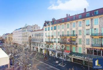 Coworking centre - Avenue Jean-Médecin - Tram