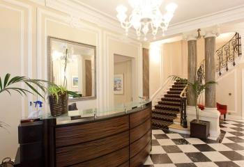 Coworking, proche Champs-Élysées et Marceau, dans un hôtel particulier