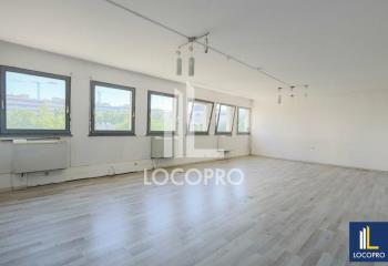 Location bureaux centre - Proche D9 et gare des bus  à Aix-en-Provence - 13100