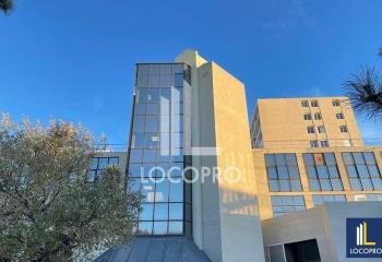 Bureaux à louer centre - Proximité transports en commun  à Aix-en-Provence - 13100