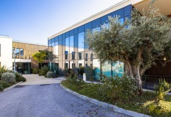 Location bureaux - Proche TGV et autoroutes  à Aix-en-Provence - 13100
