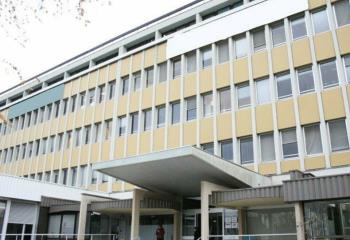 Location bureaux - Proche gare et autoroute A28  à Alençon - 61000