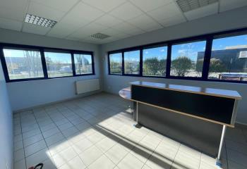 Location bureau - zone industrielle  à Ambérieu-en-Bugey - 01500
