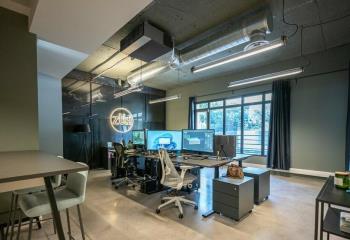 Location bureau - Proche autoroute et fibre optique  à Antibes - 06600