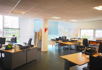 Location de bureaux proche tram, bus et accès autoroute à  à Anzin - 59410