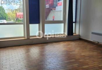 Bureaux à louer - En zone d'activité  à Artigues-près-Bordeaux - 33370