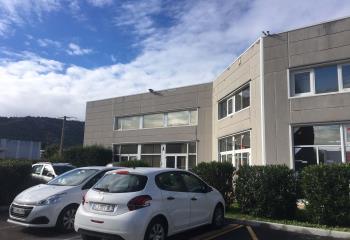 Bureaux à louer - A50 - parc clos et arboré  à Aubagne - 13400