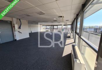 Location bureaux - Proche bus, autoroute et centre commercial  à Aubière - 63170