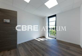 Location bureau - Proche grands axes routiers  à Aubière - 63170