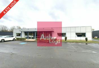 Location bureaux - Proche autoroute et 19 stationnements  à Aubière - 63170