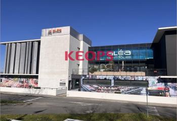 Location bureaux - Proche bus, métro et autoroute