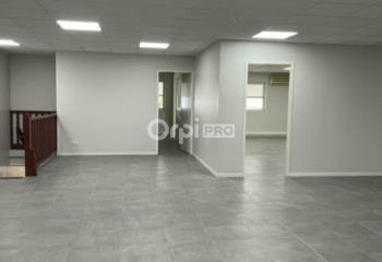 Location de bureaux aménagés secteur Jarry  à Baie-Mahault - 97122