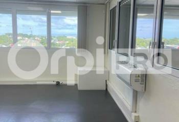 Location bureaux  à Baie-Mahault - 97122