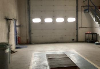 Location bureaux - Proche autoroutes A89 et A72  à Balbigny - 42510