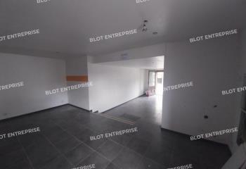 Location bureau - Centre-ville, proche stationnements et bus  à Baud - 56150