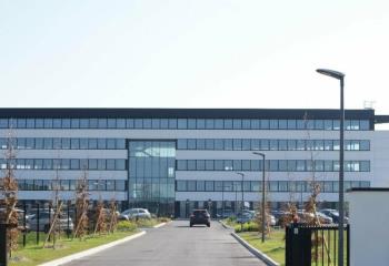 Location bureaux - Proche bus et tramway Léon Blum  à Bezannes - 51430