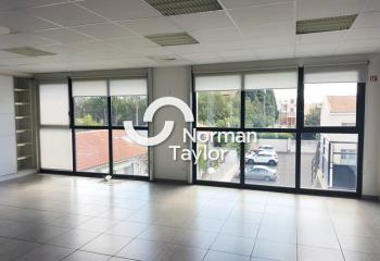 Location bureaux - Proche gare, aéroport et autoroutes  à Béziers - 34500