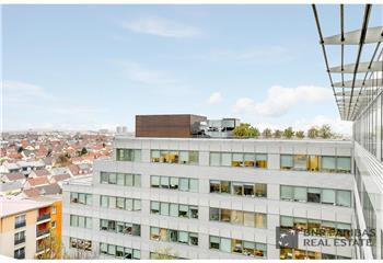 Location bureaux - Dernier étage avec terrasses  à Bobigny - 93000