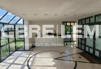 Location bureaux - Proche Rouen, 6 places de parking  à Bois-Guillaume - 76230