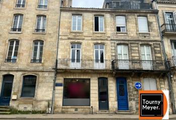 Location de bureaux - rue passante réputée - au pied du tramway D  à Bordeaux - 33000