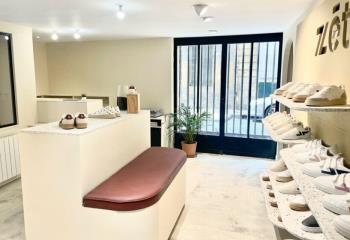 Location bureaux - Proche Grosse Cloche, Tram A et rocade