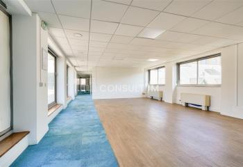 Location bureaux, proche ligne 10, avec terrasse et parking  à Boulogne-Billancourt - 92100