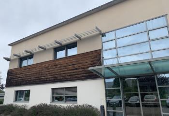 Location bureaux - Proche autoroute A40 et bus