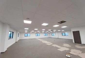 Location bureau Bourgoin-Jallieu (38300) - 300 m²