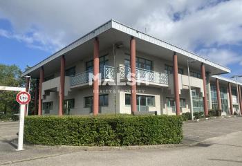 Location bureaux - Proche Tram T5 et bus  à Bron - 69500