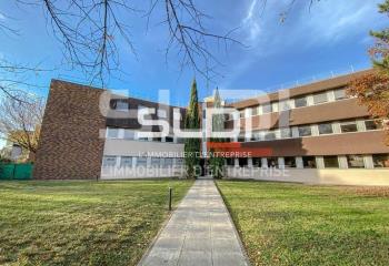 Location bureaux - Parc Les Douanes, proche autoroute A43, tram et bus  à Bron - 69500