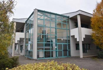 Location bureaux - Proche A43, Tram T5 et Bus 52  à Bron - 69500