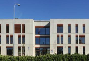 Location bureaux - Proche A42/43/46, périphérique, bus, tram et métro  à Bron - 69500