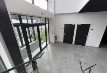 Location bureaux - Proche centre-ville et autoroute A2