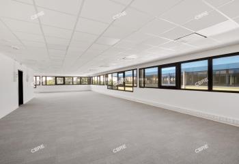 Location bureaux - Proche A63 et Rocade de Bordeaux  à Canéjan - 33610