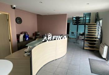 Location bureaux - Proche bus ligne 69