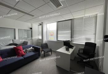 Location bureaux - Proche Rennes, bus, 4 voies et gare  à Cesson-Sévigné - 35510