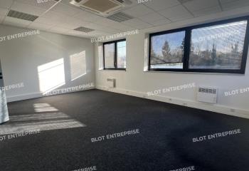 Location bureaux - Proximité bus, gare SNCF et 4 voies  à Cesson-Sévigné - 35510