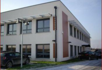 Location bureaux - Proche autoroutes A4 et A26, gare TGV  à Châlons-en-Champagne - 51000