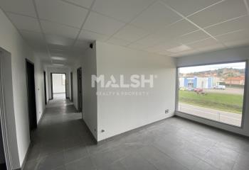 Location bureaux - Proche sortie autoroute A7  à Chanas - 38150