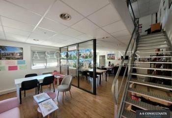 Location bureaux - Proche échangeur A7 et gare TER
