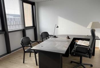 Location bureaux - Proche Route N136 et bus