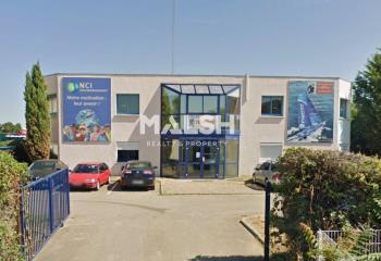 Location bureaux - Proche Rocade Est et bus TCL  à Chassieu - 69680