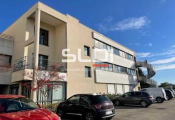 Bureaux à louer - Proximité des axes routiers  à Chassieu - 69680