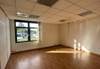 Location bureaux - Proche Rocade Est, bus et aéroport  à Chassieu - 69680