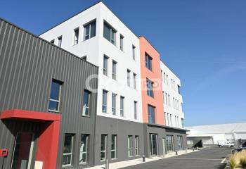 Location de bureaux - zone d'activité  à Chassieu - 69680