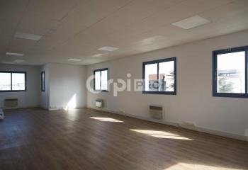 Location bureau - Proche D148, E15 et bus ZI5, 76, 26  à Chassieu - 69680