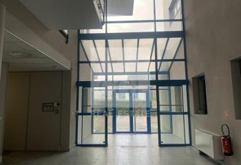 Location bureaux - Proche D385, A89 et A6  à Civrieux-d'Azergues - 69380
