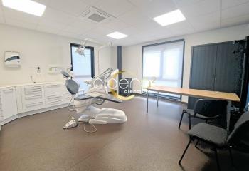 Location bureaux - Proche tramway et autoroute  à Clermont-Ferrand - 63000