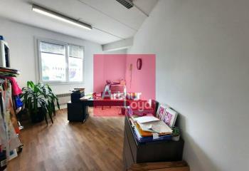 Location bureaux - Proche aéroport Aulnat et bus  à Clermont-Ferrand - 63000